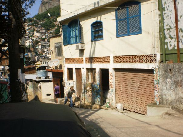 Garagem das Letras - favela Rocinha - Il Sorriso dei miei Bimbi Onlus #finestrasullafavela 